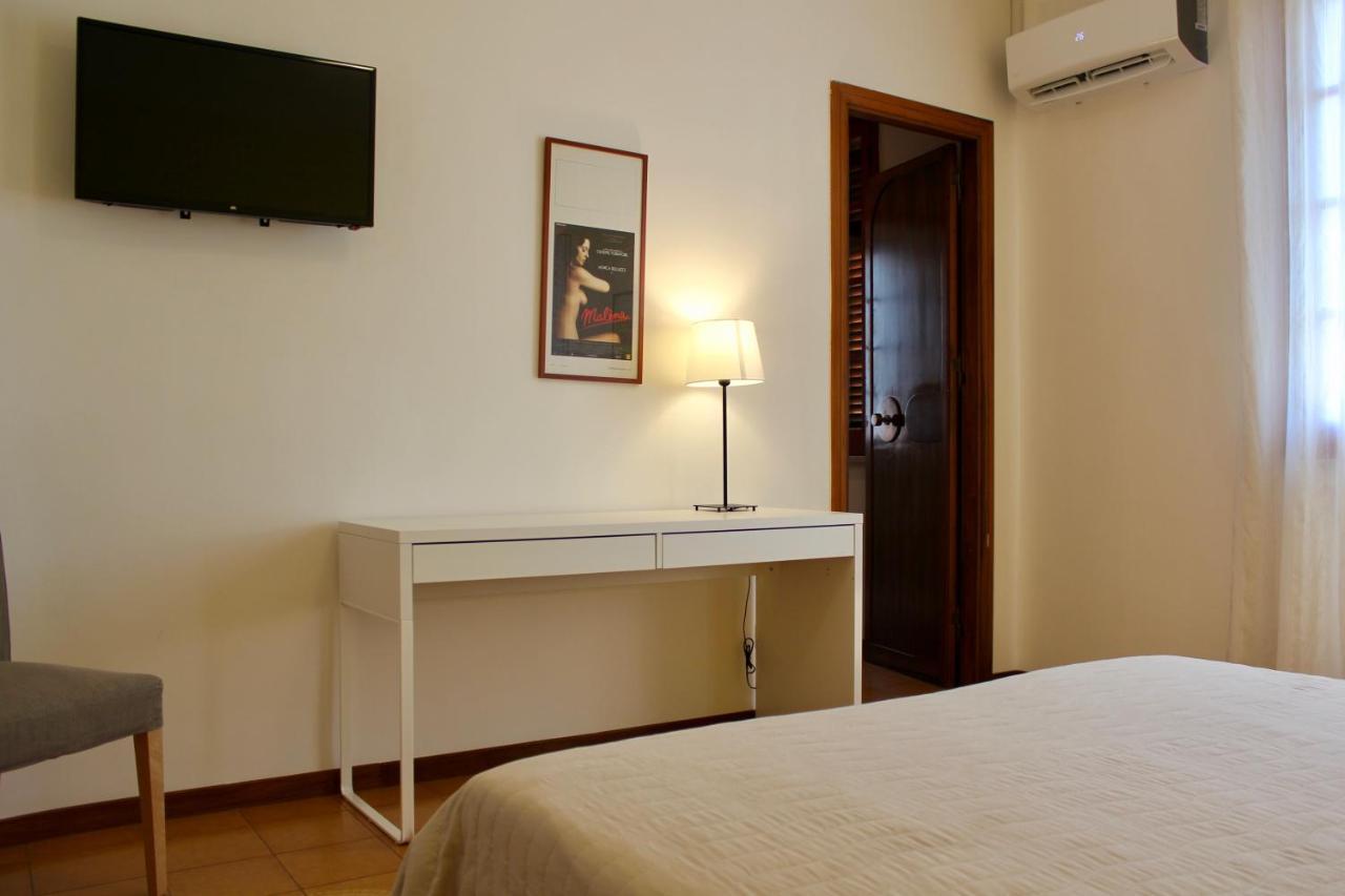 Gli Artisti Apartments & Rooms Bagheria Esterno foto