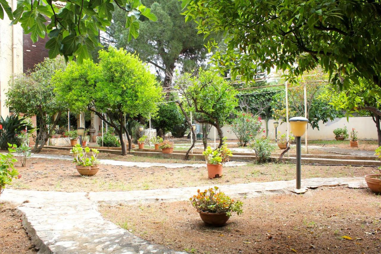 Gli Artisti Apartments & Rooms Bagheria Esterno foto