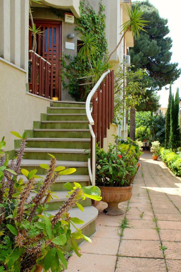 Gli Artisti Apartments & Rooms Bagheria Esterno foto